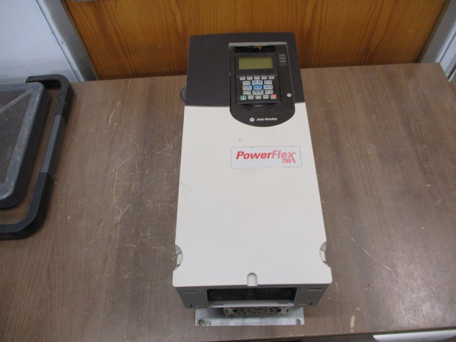 Allen-Bradley PowerFlex 755 AC Drive 20G11ND027AA0NNNNN 20HP 3Ph w/ Keypad Used