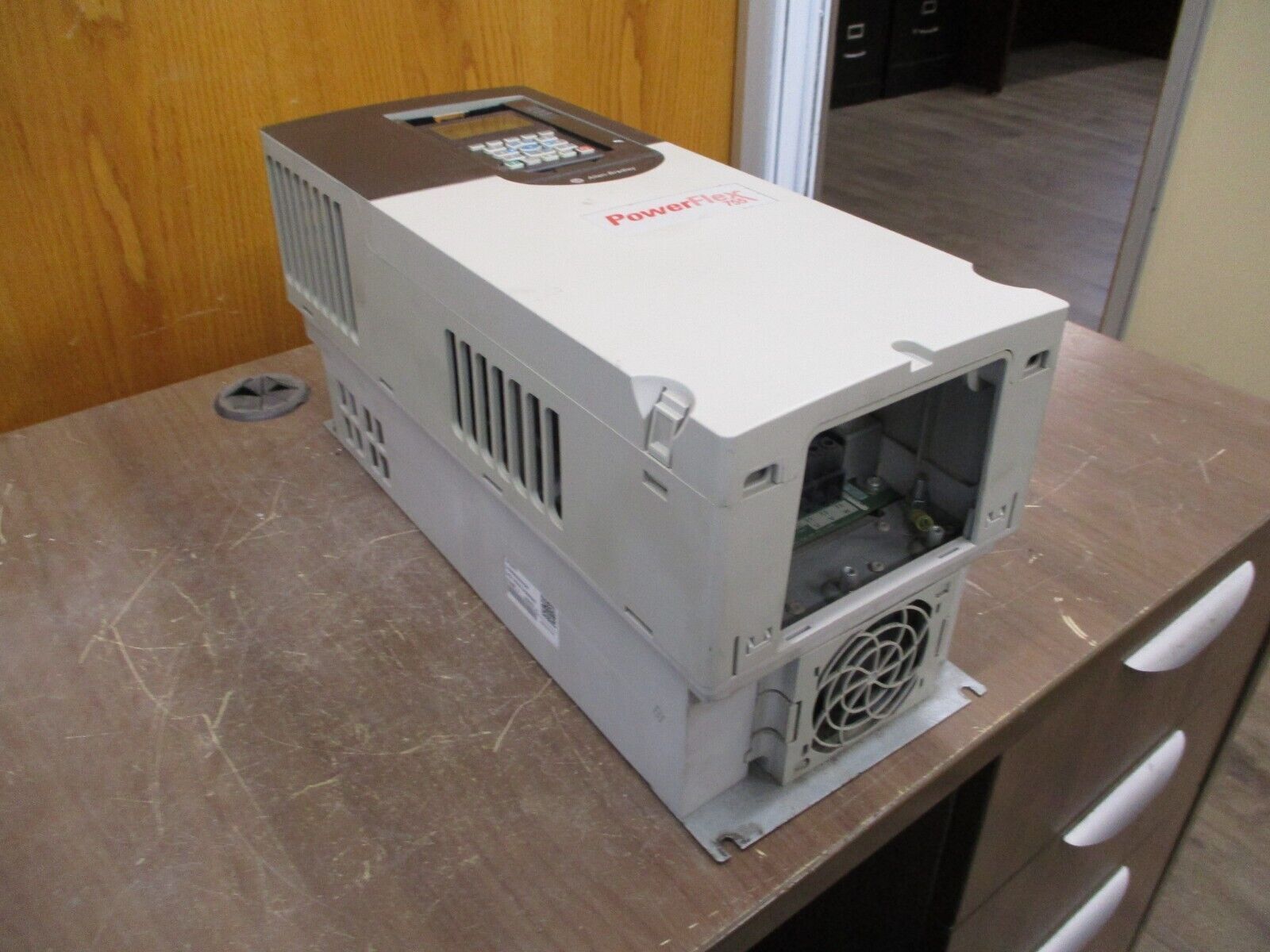 Allen-Bradley PowerFlex 755 AC Drive 20G11ND027AA0NNNNN 20HP 3Ph w/ Keypad Used