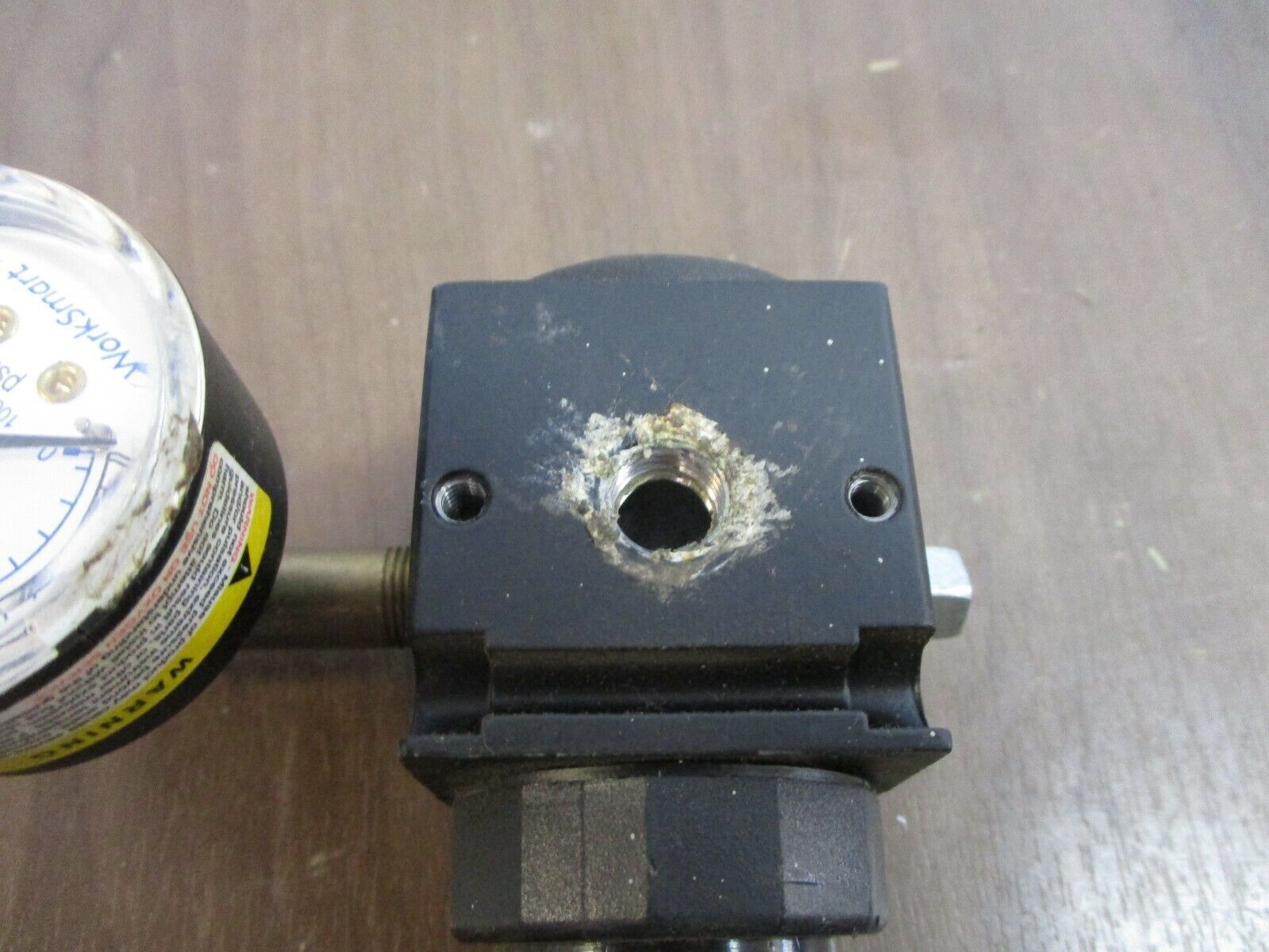 Graco J11 Air Regulator w/ Pressure Gauge 110341 Used