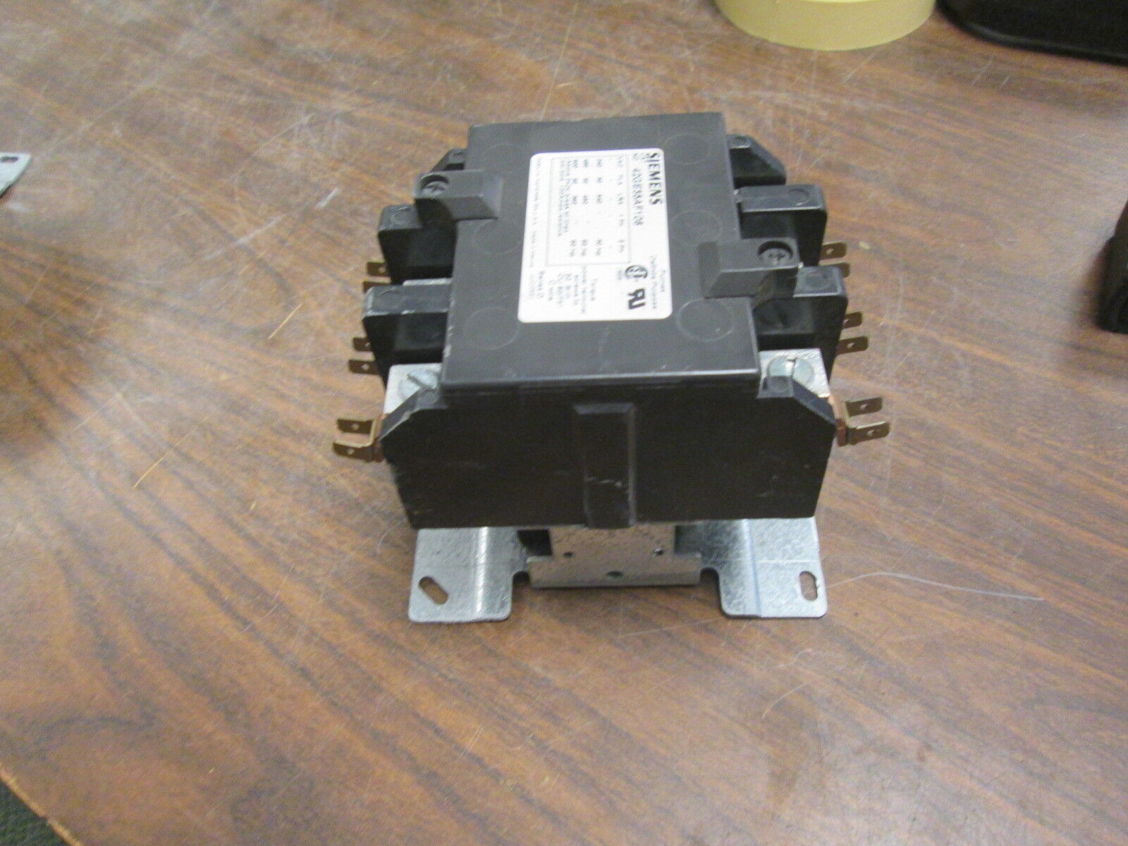 Siemens Contactor 42FE35AF106 120V Coil Used