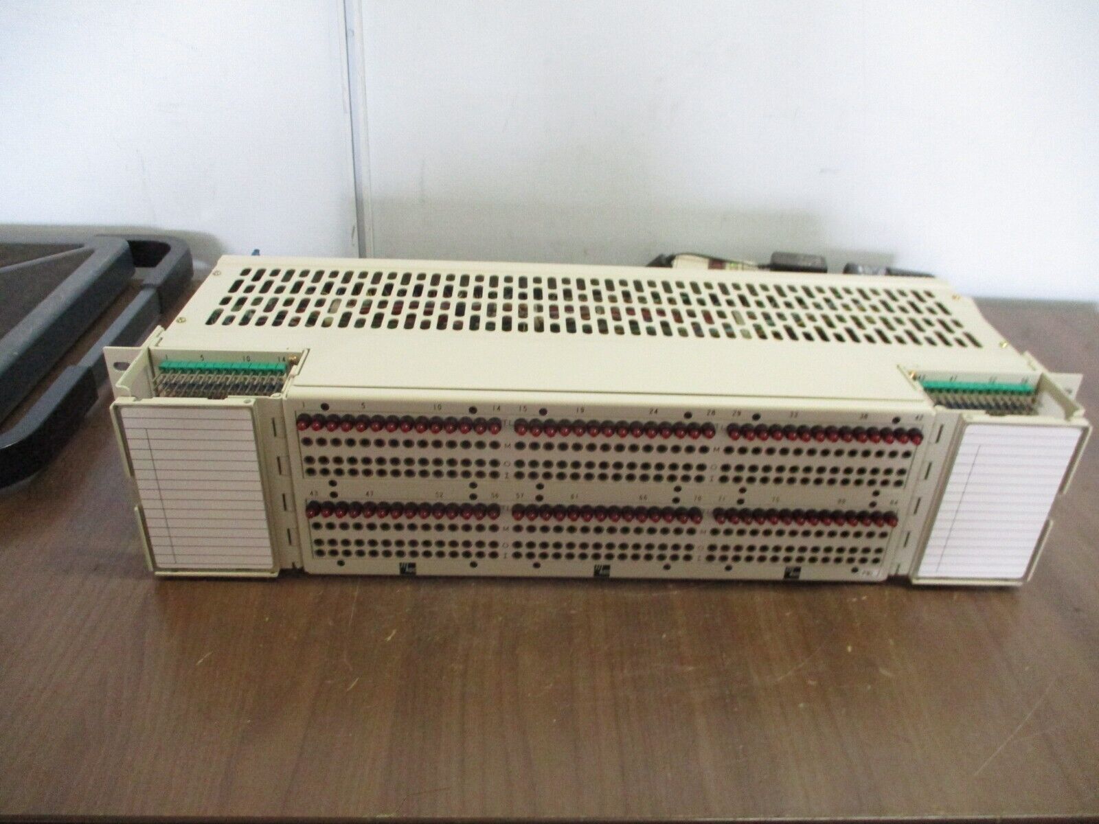 ADC DSX-1 Cross Connect D1M-1A0023 42/56VDC 2A Used