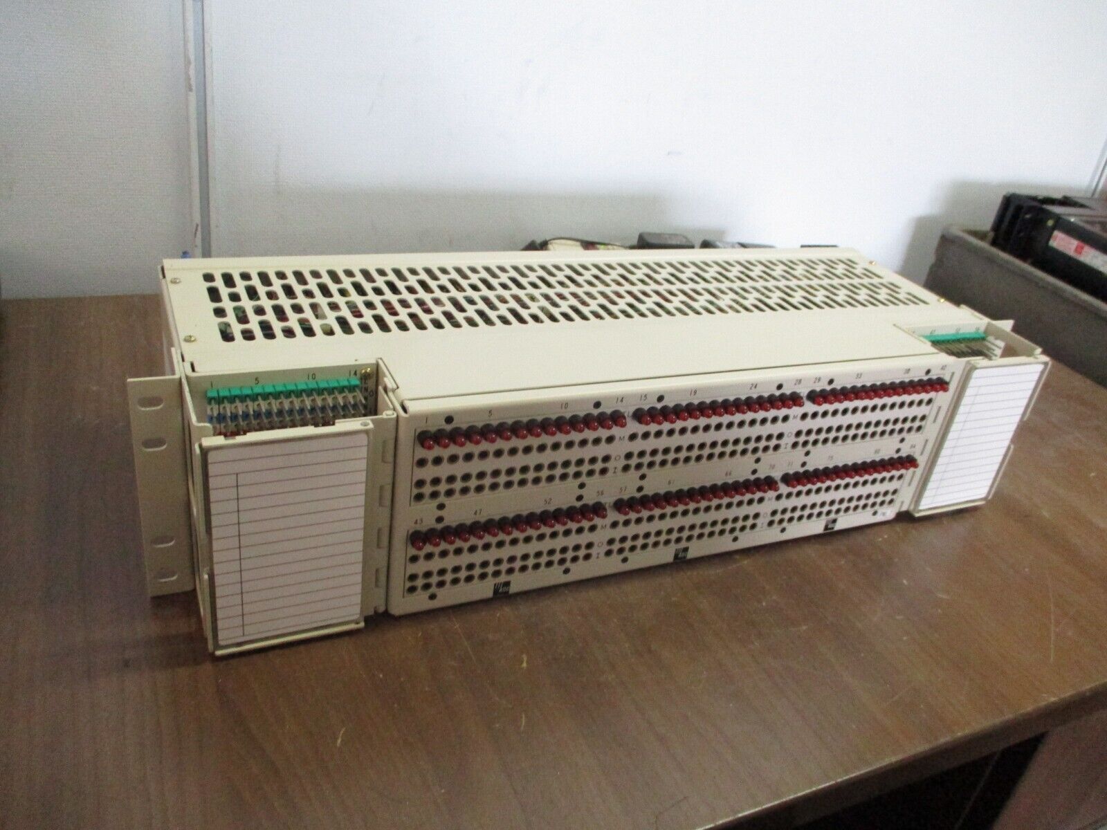 ADC DSX-1 Cross Connect D1M-1A0023 42/56VDC 2A Used