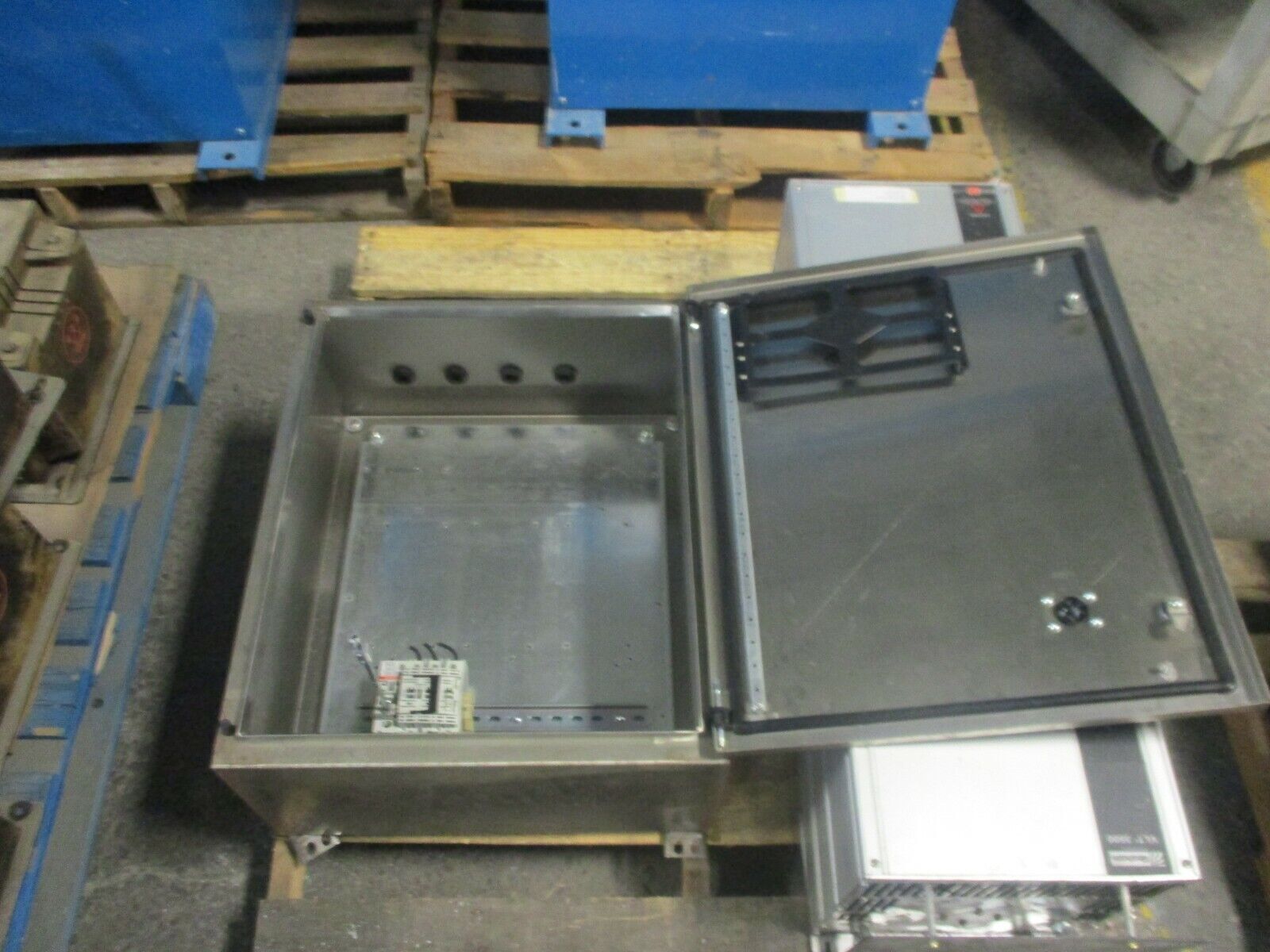 Schneider Electric Stainless Steel Enclosed Disconnect Switch GS1DDU3 30A 600V