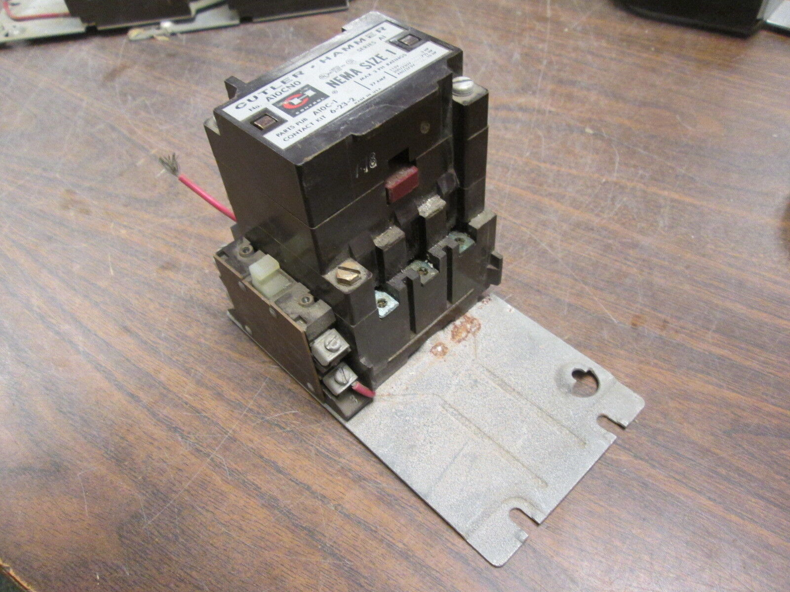 Cutler-Hammer Size 1 Contactor A10CN0 120V Coil 27A Used