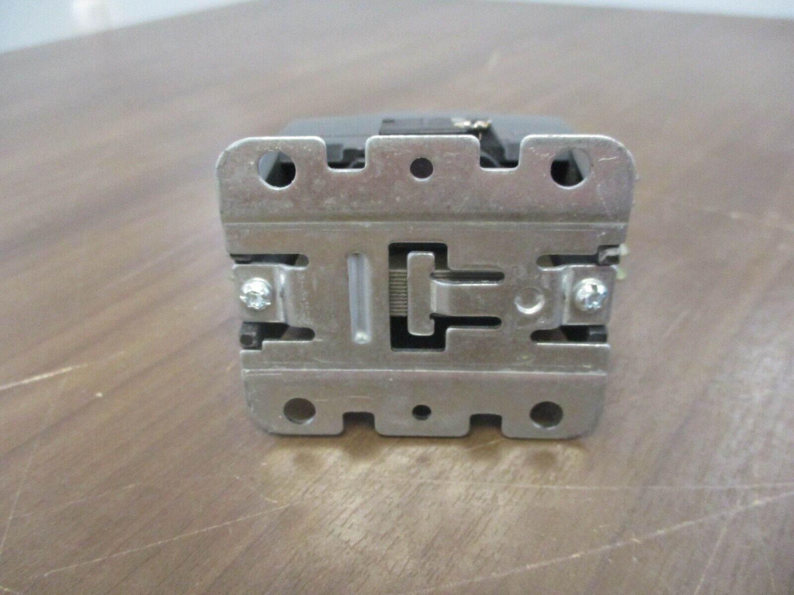 Furnas E-011A Contactor 45CG20AJB669R 24V Coil 20A 600V Used