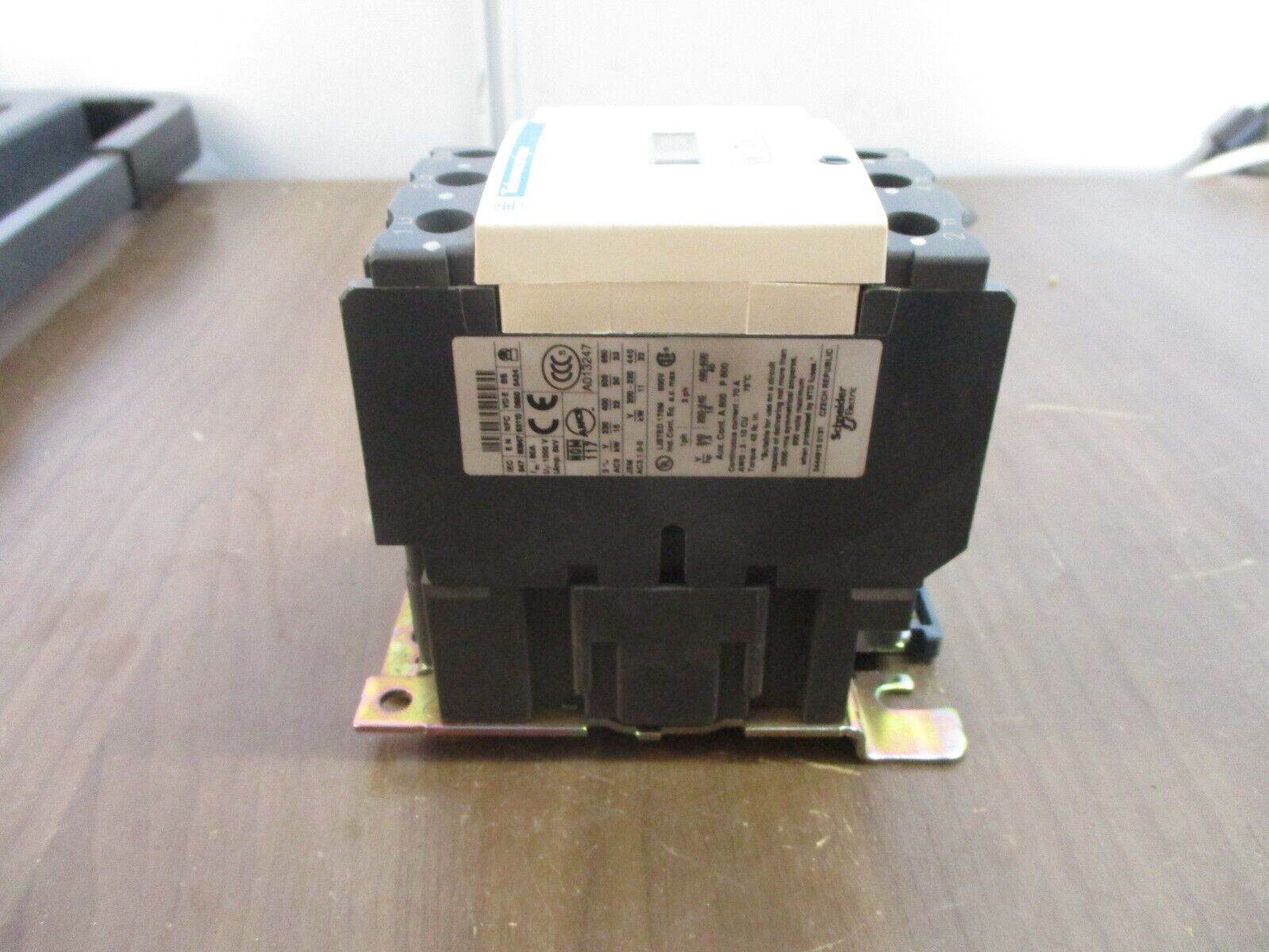 Telemecanique Contactor LC1 D5011 120V Coil 70A 600V Used