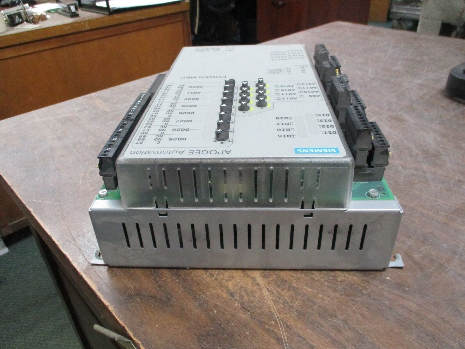 Siemens APOGEE Automation Model 1210 E Power MEC 549-627 PXM, HOA, ENET Used