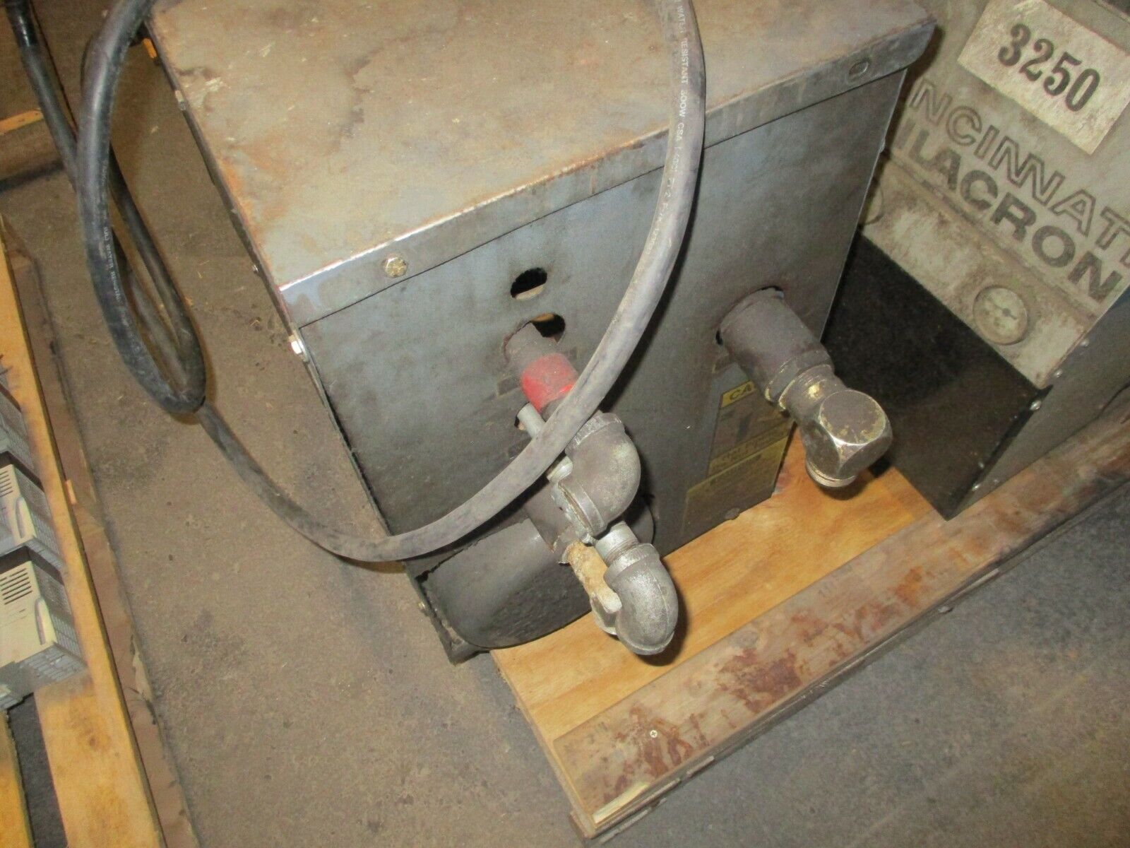 AEC Water Temperature Control Unit TDW-1NX 460V 3Ph 60Hz 21A Used