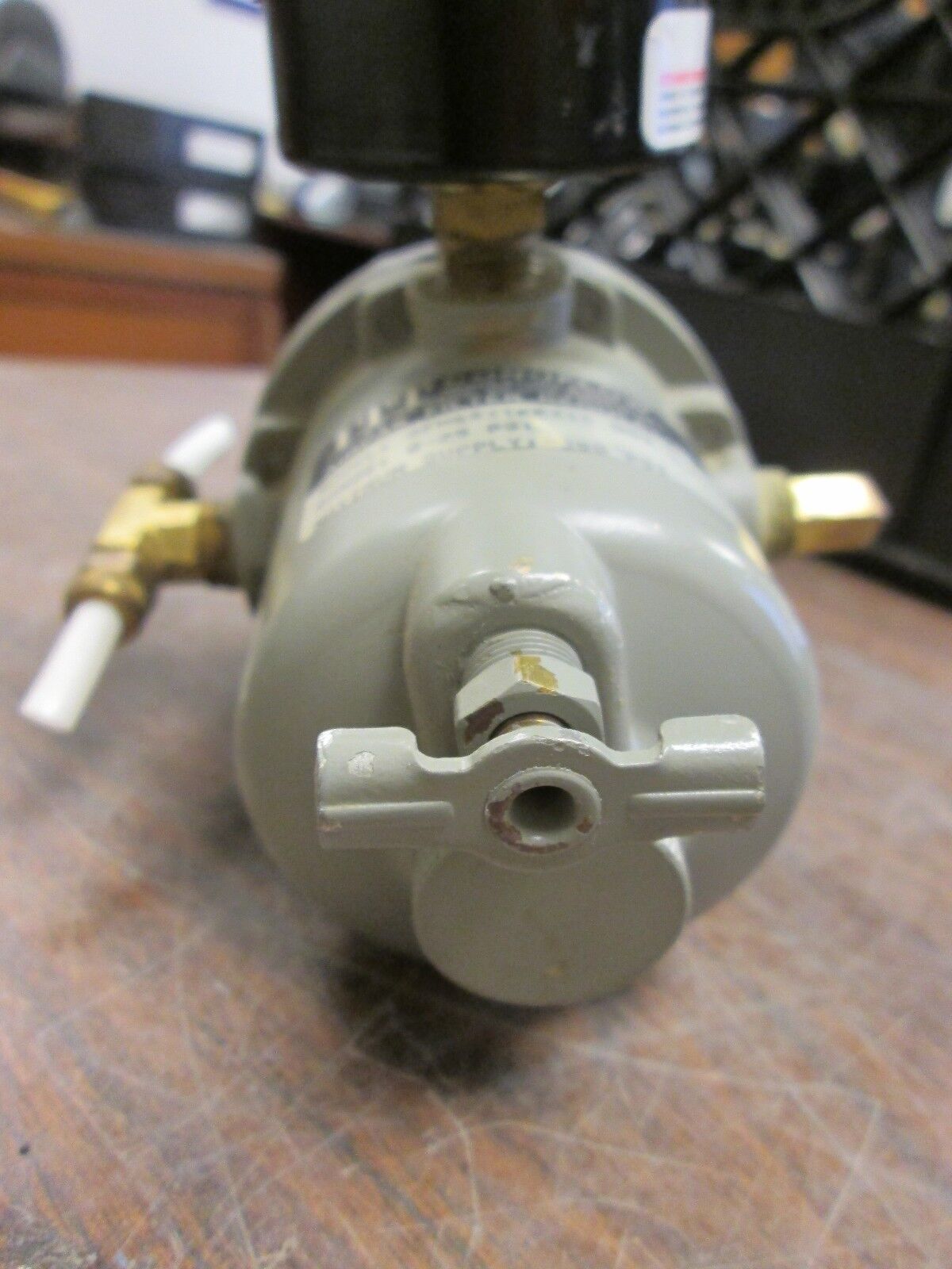 ITT Conoflow Airpak Filter Regulator GFH65XTKEX1C D89 0-25 PSI 300 PSI max Used