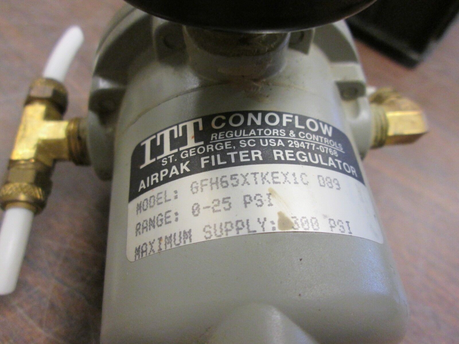 ITT Conoflow Airpak Filter Regulator GFH65XTKEX1C D89 0-25 PSI 300 PSI max Used