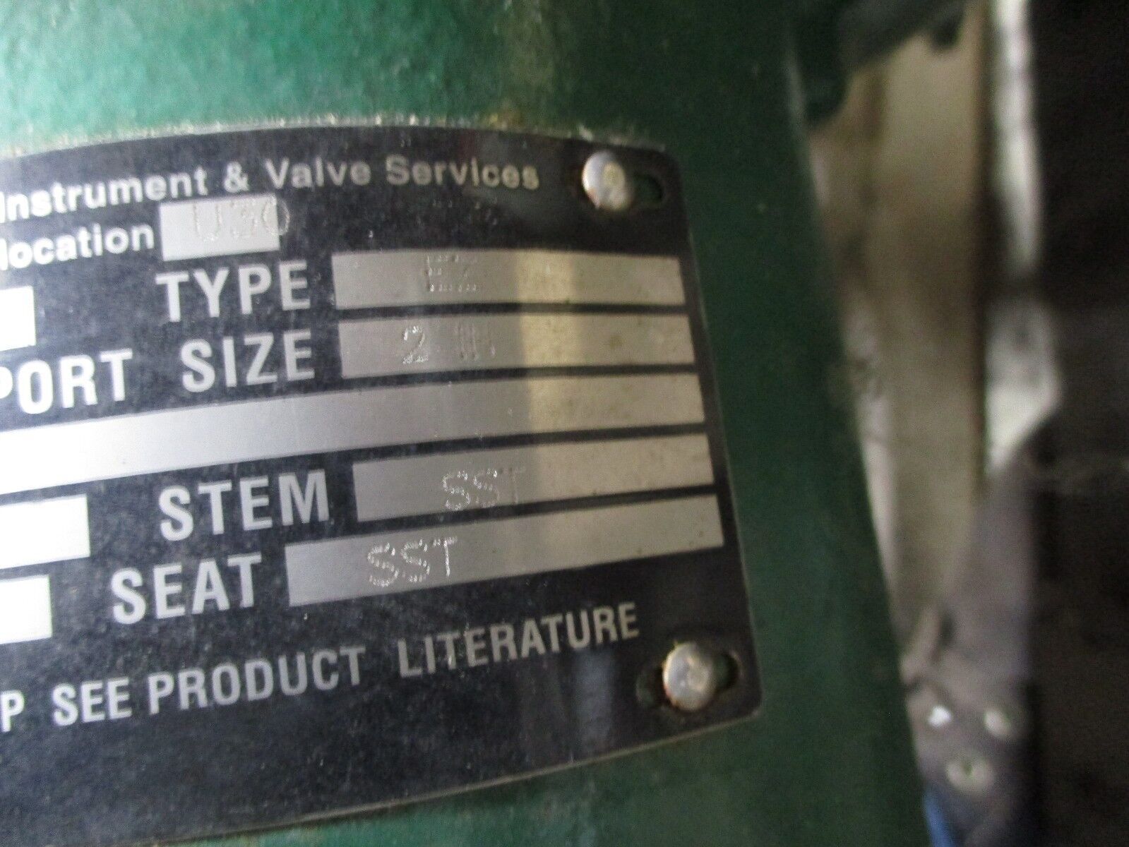 Fisher Diaphragm Control Valve w/ Positioner 667 / EZ Size 45 / 2" Used