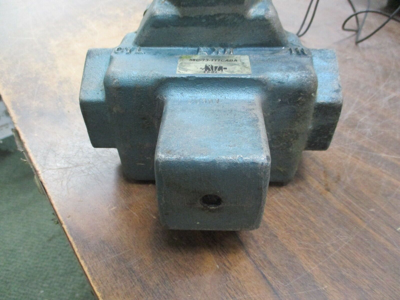 MAC Solenoid w/ Valve 250B-111CABA 110/120V 50/60Hz 24VDC 25-150PSI Used