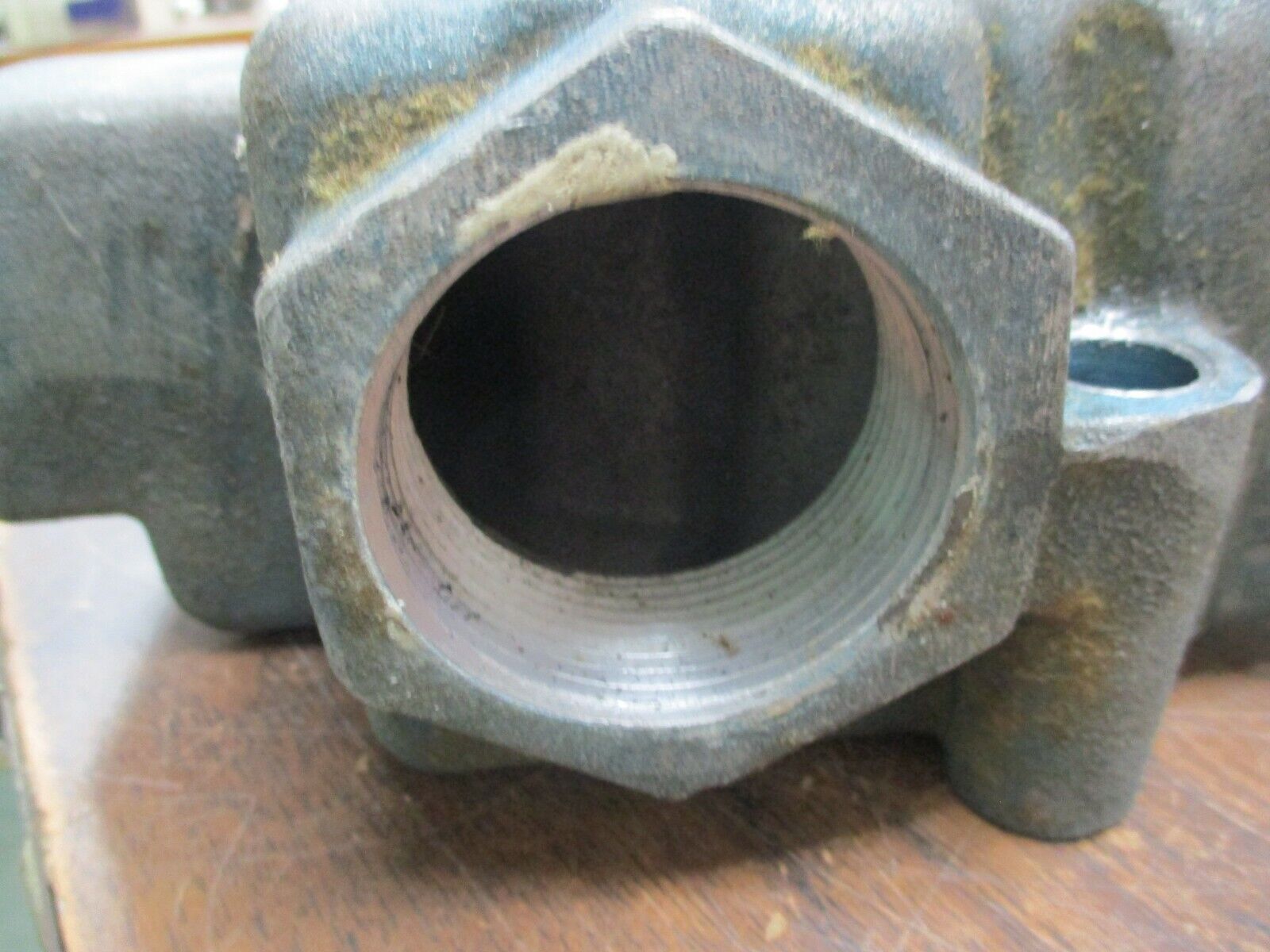 MAC Solenoid w/ Valve 250B-111CABA 110/120V 50/60Hz 24VDC 25-150PSI Used