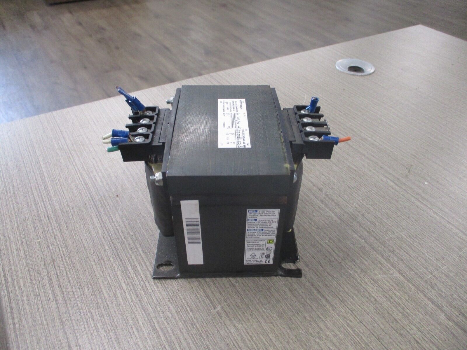 Square D Transformer 9070T1000D1 1KVA Pri:240/480 Sec: 120V Used
