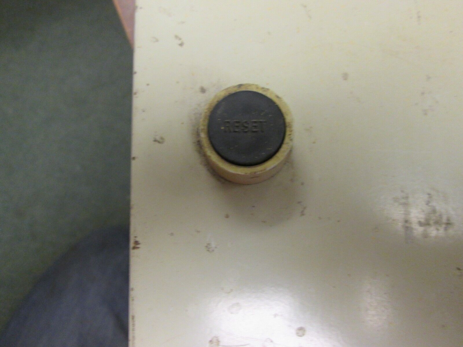 GE Enclosed Starter w/ CT CR206C100EAA 27A 600V Size 1 Used