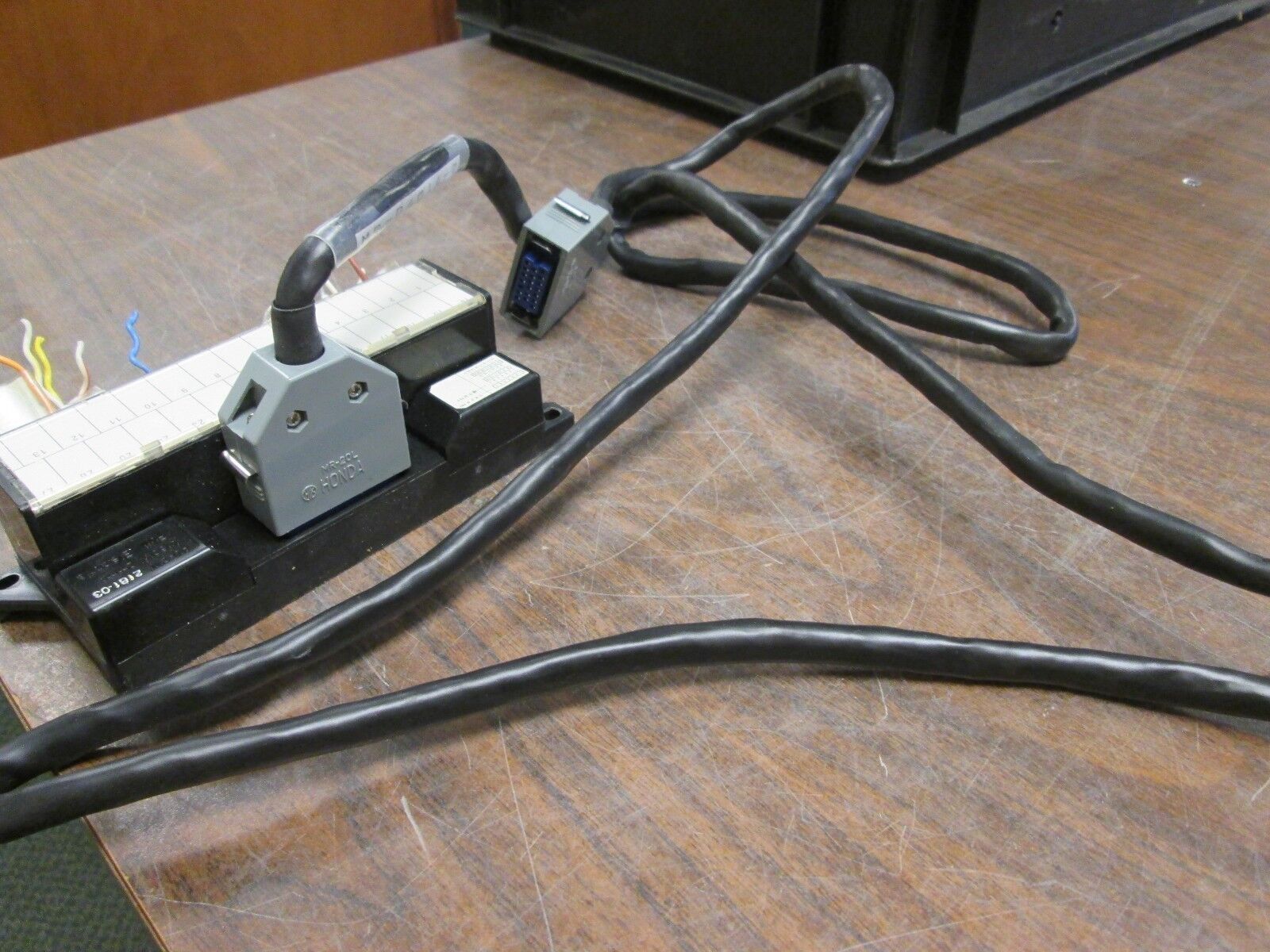 Fiji Electric I/O Terminal Block AU-CW 21B1-03 w/ cable Used