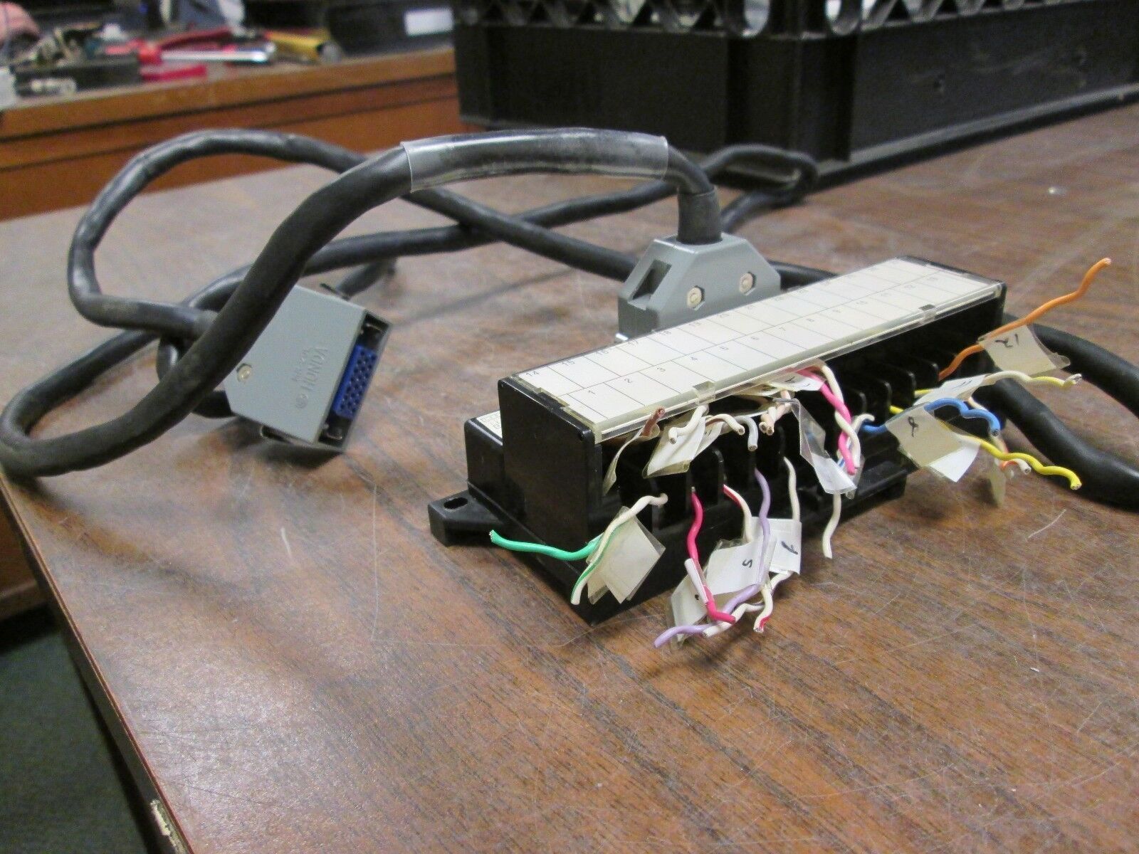 Fiji Electric I/O Terminal Block AU-CW 21B1-03 w/ cable Used