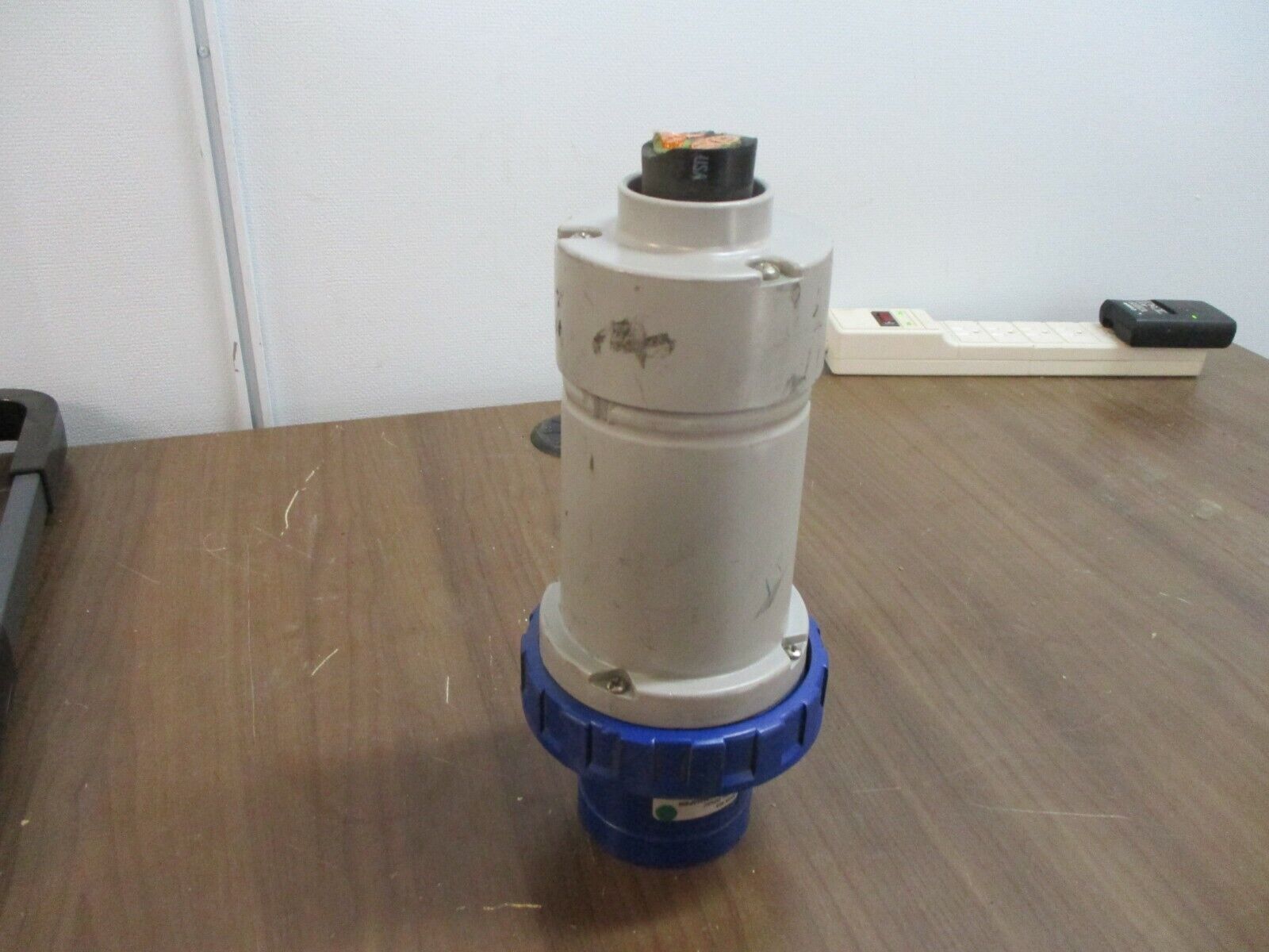 Scame Plug SCM460P9W 60A 250V 3Ph Used