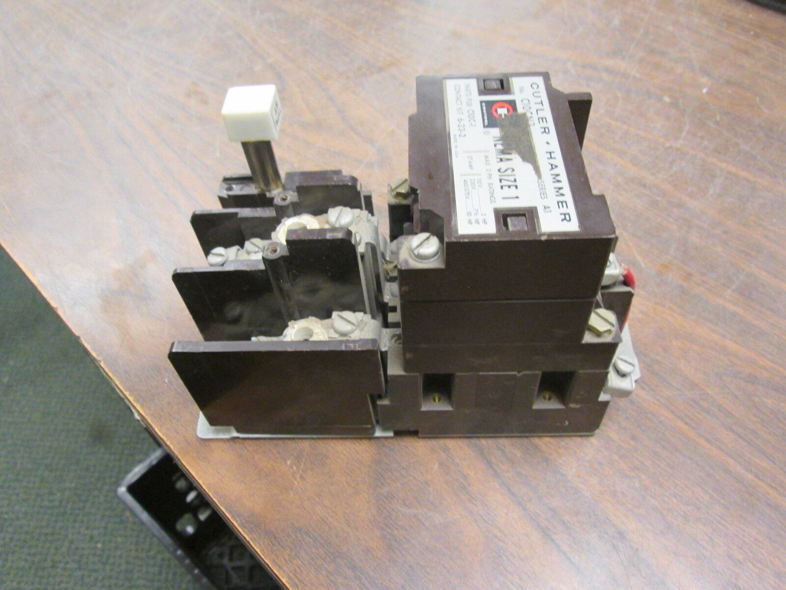 Cutler-Hammer Size 1 Starter C10CN3 120V Coil 27A Used