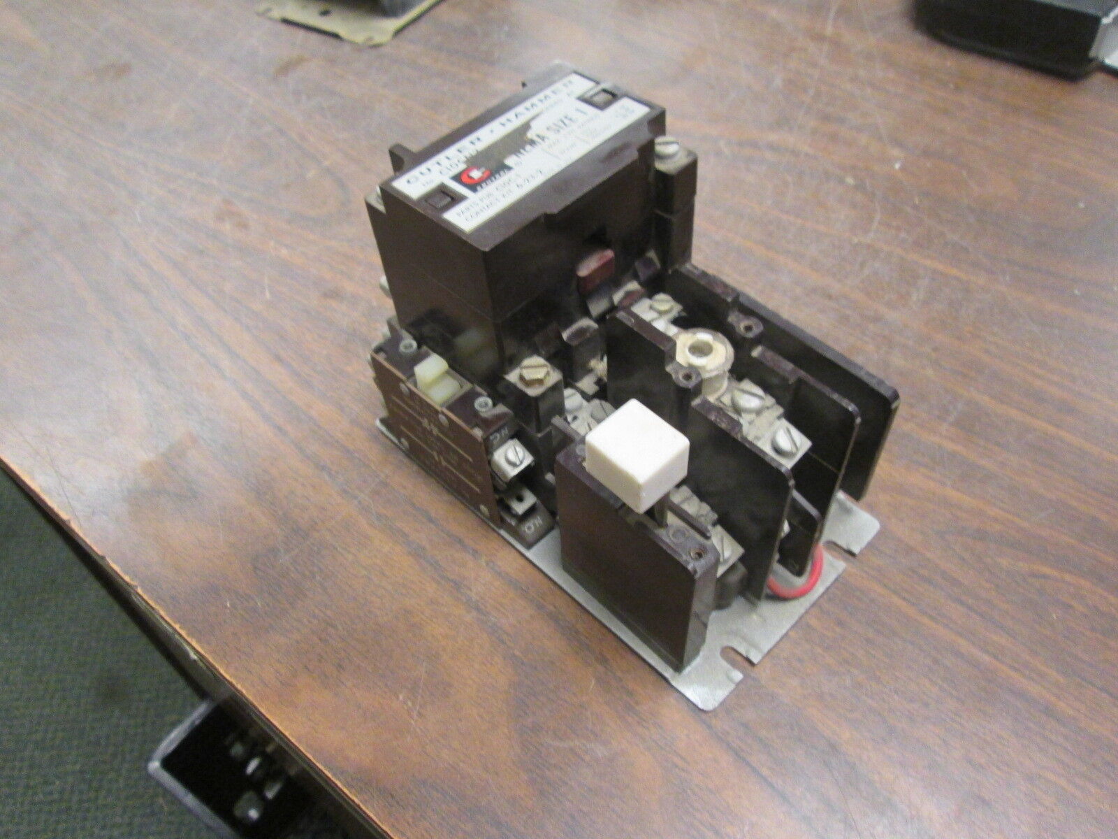 Cutler-Hammer Size 1 Starter C10CN3 120V Coil 27A Used