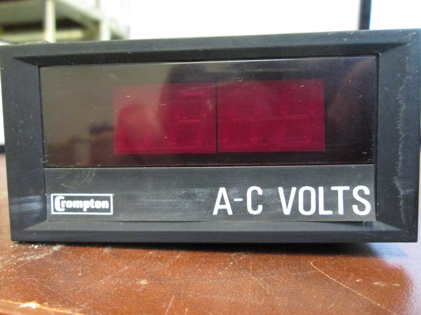 Crompton Digital Meter 262 DDWUPZSJ 150V Range .600V Scale Used