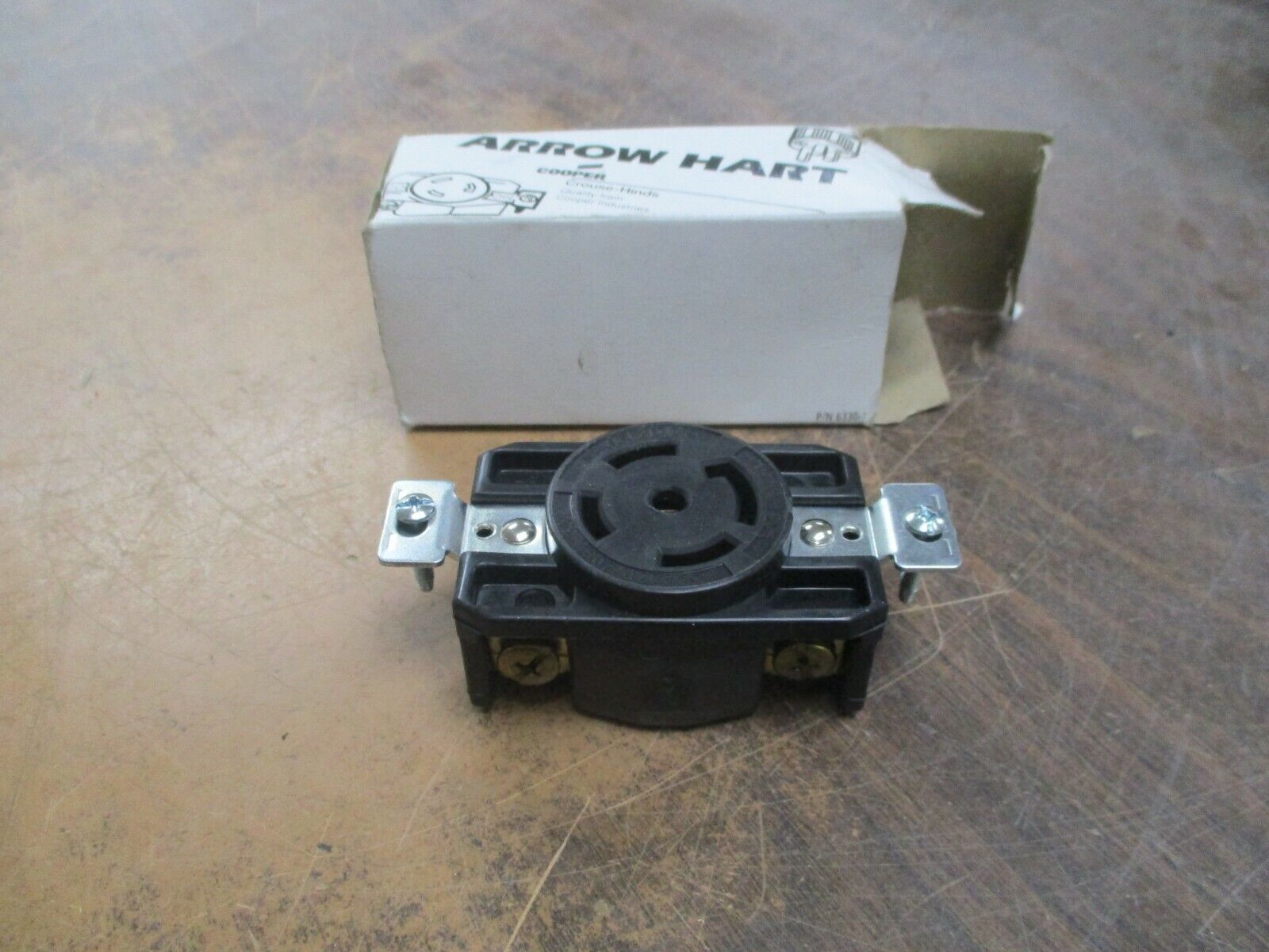 Arrow Hart Locking Receptacle 6610 30A 120/208V 3Ph 4P 5W New Surplus