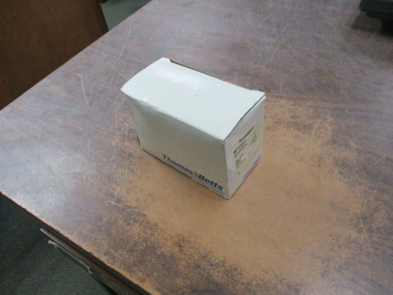 Russellstoll Receptacle 3743U1 20A 125V 2W 3P New Surplus