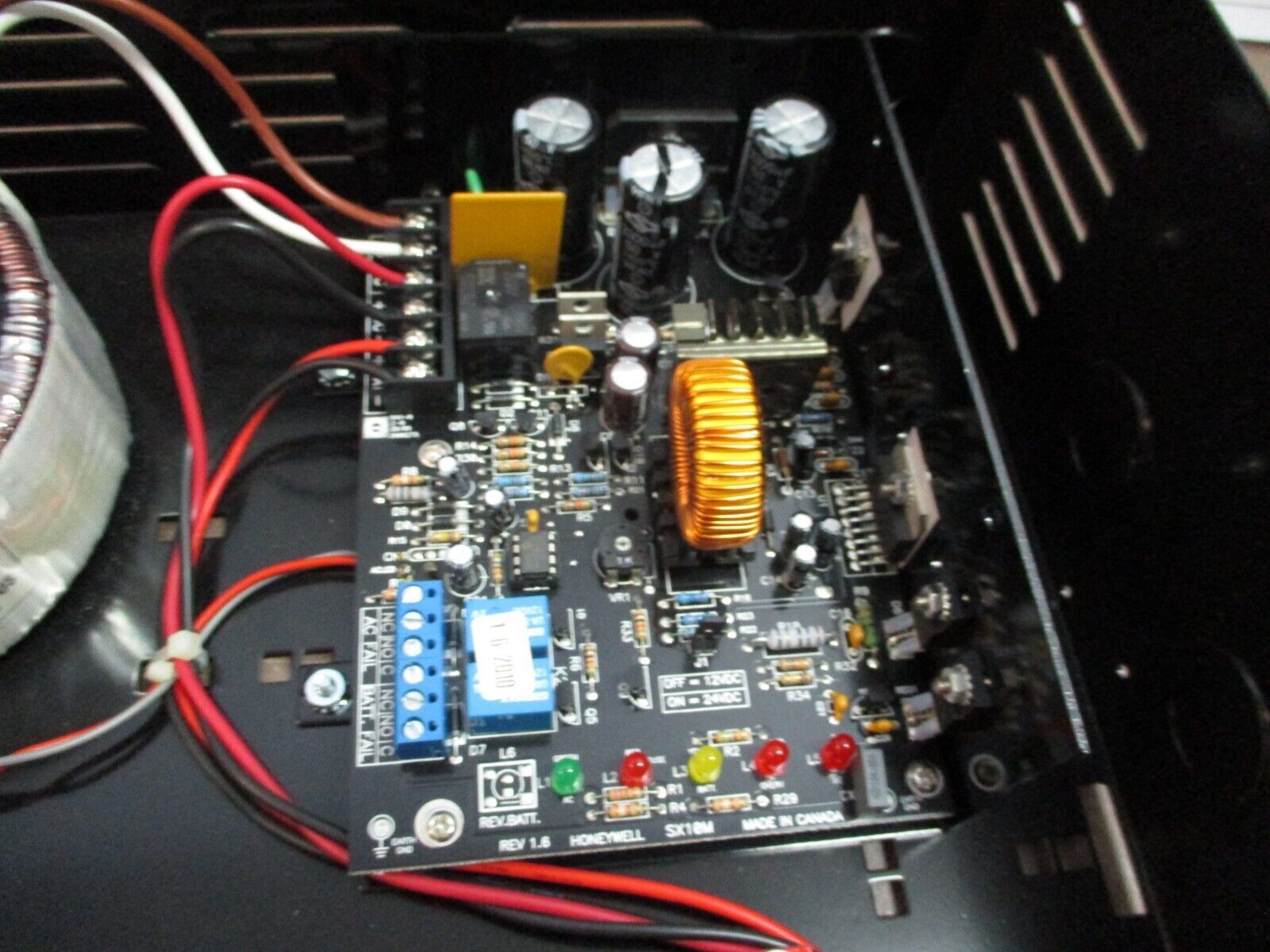 Honeywell Power Supply HP600ULACM8 12/24VDC *No Batteries* Used