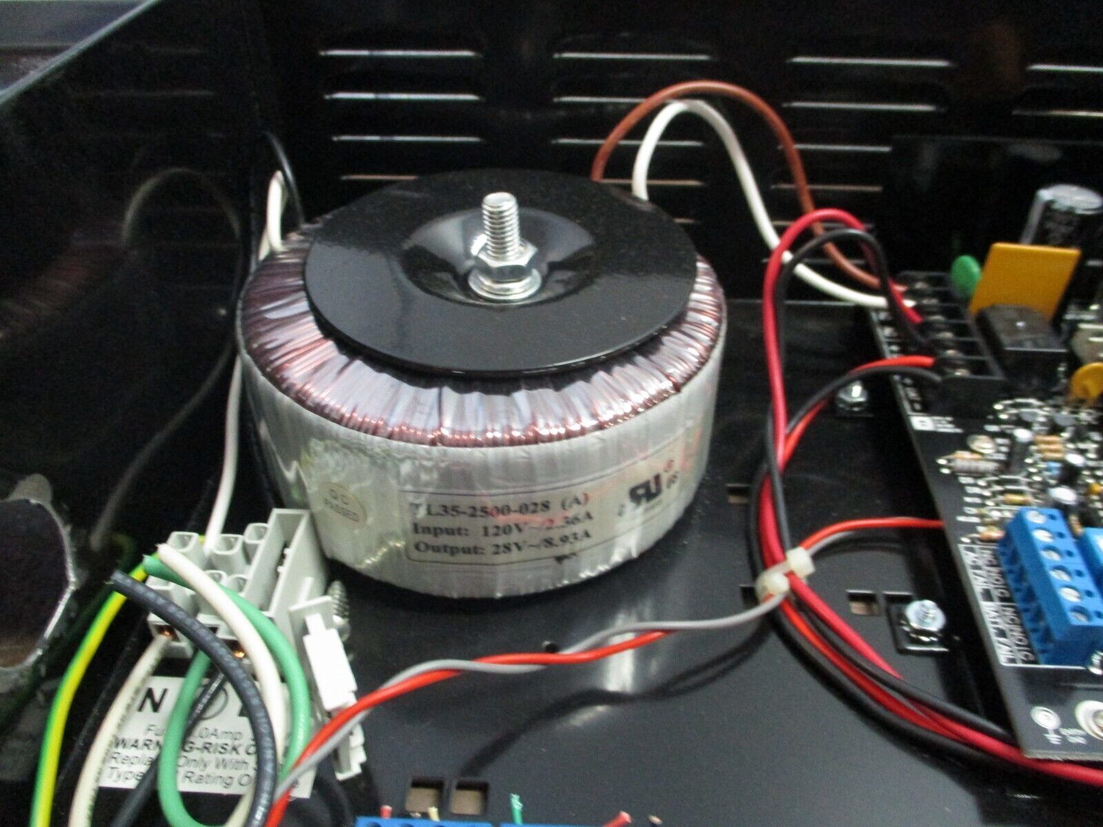 Honeywell Power Supply HP600ULACM8 12/24VDC *No Batteries* Used