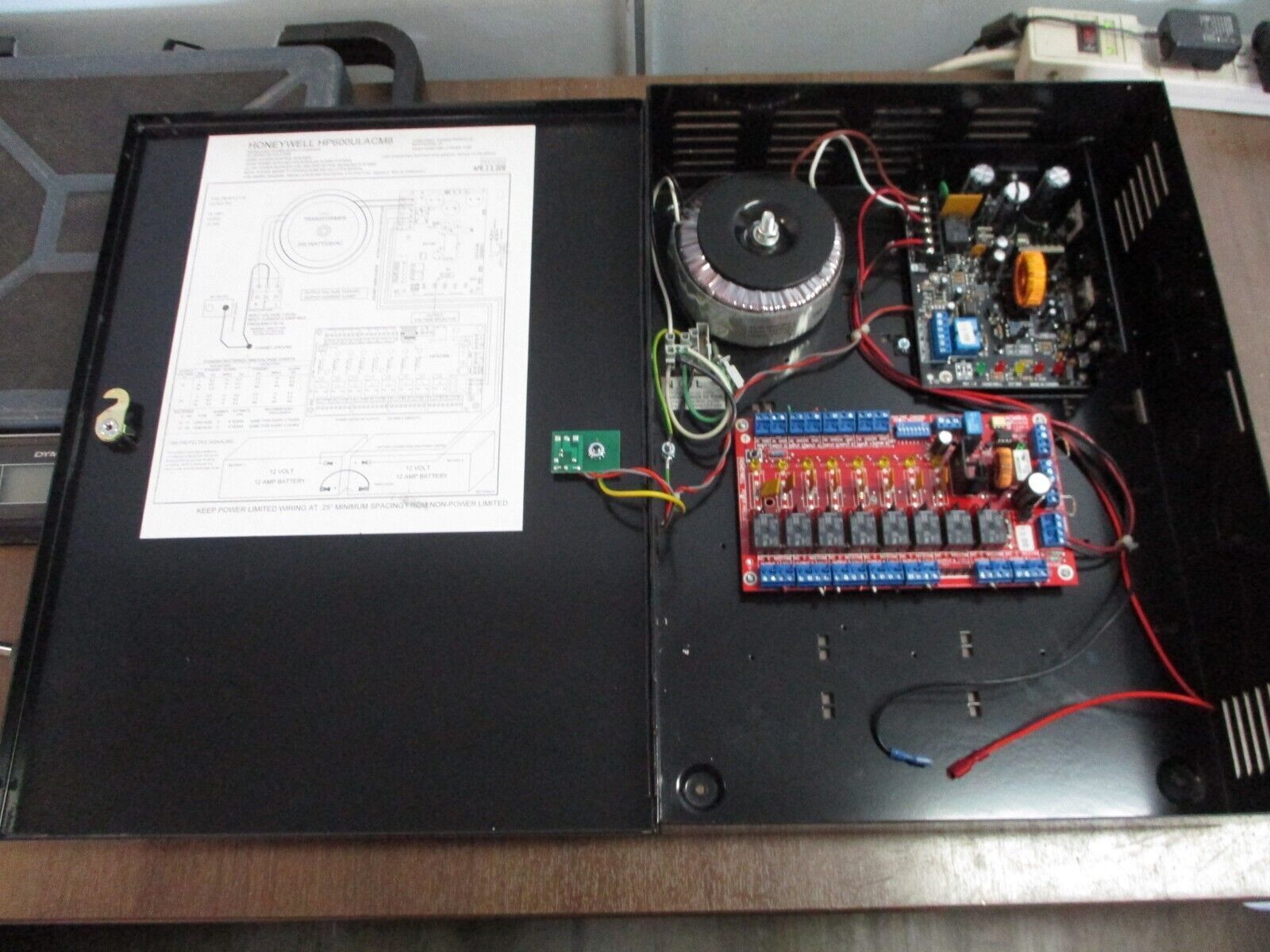 Honeywell Power Supply HP600ULACM8 12/24VDC *No Batteries* Used