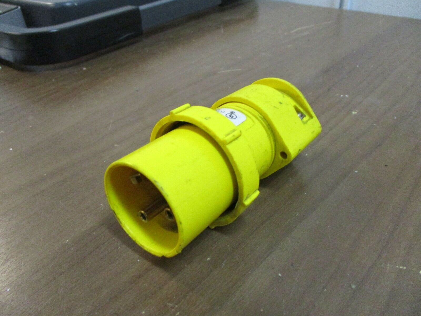 Thomas & Betts Russellstoll Plug 9P23U1 20A 125V Used