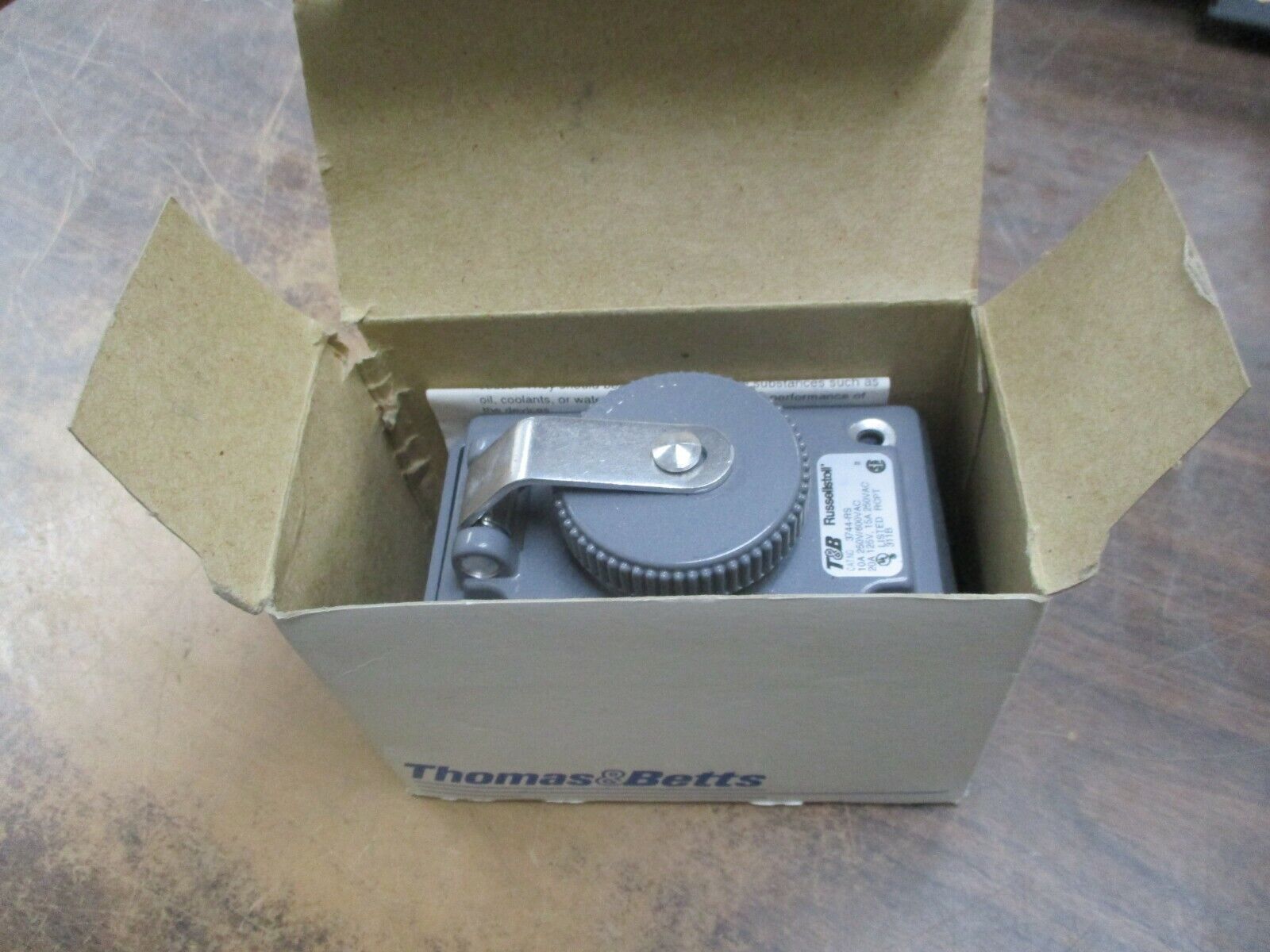 Russellstoll Receptacle 3744-RS 10/15A 125/250/600V 3W 4P New Surplus