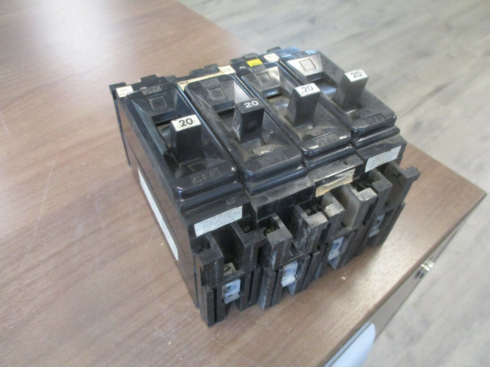 FPE Circuit Breaker NEF213020 20A 277V 1P *Lot of 4* Used