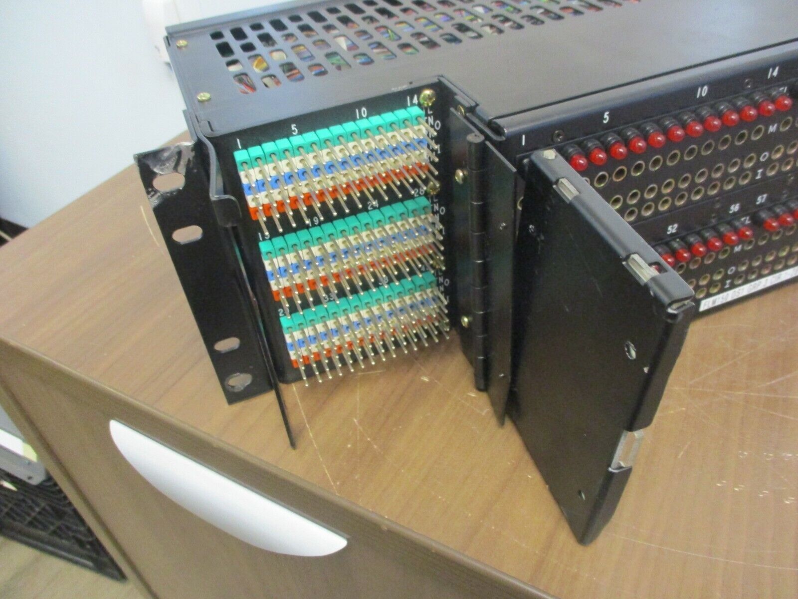 ADC DSX-1 Cross Connect D1M-1A0024 42/56VDC 2A Used