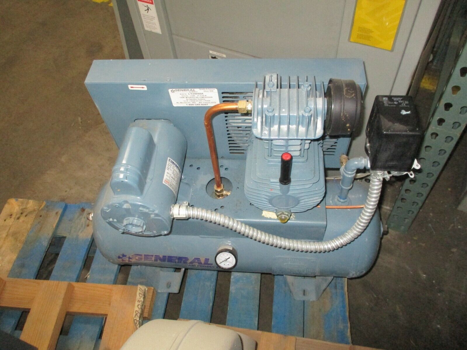 General Air Tank Mounted Air Compressor LT29050A 1/2HP 115/208-230V 1Ph 50PSI