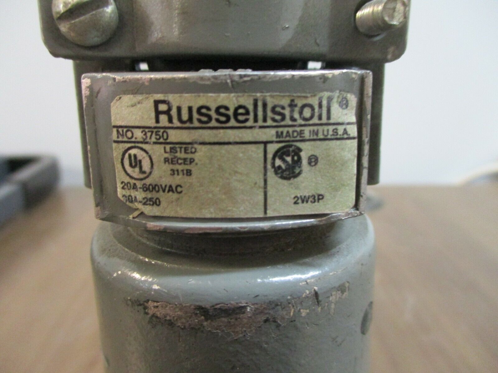 RussellStoll Plug 3750 20A @ 600V 30A @ 250V 2W 3P Used