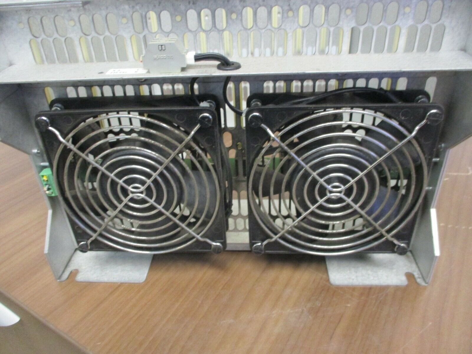 Hetronik PLC Rack HC510-RK-8-230 Ver. A.2 8-Slot Used