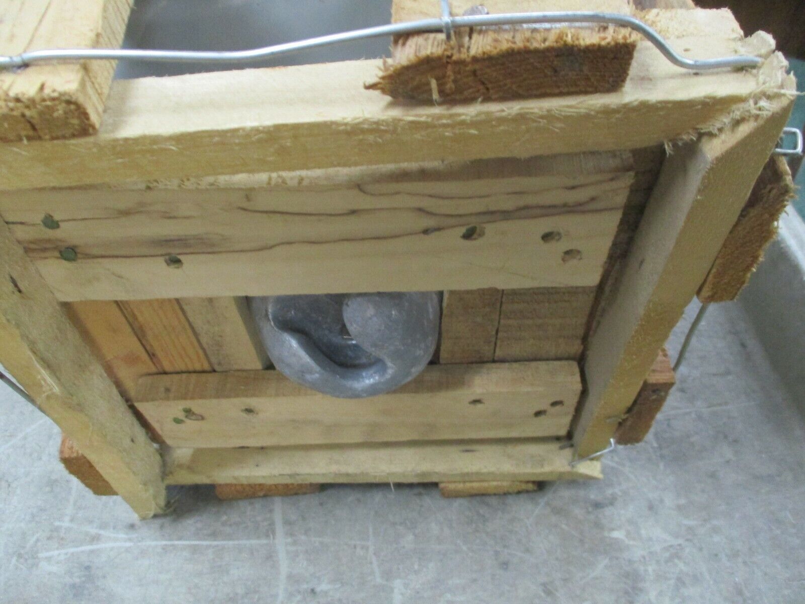 China Insulators LLC Arrester 21062-1306051 New Surplus