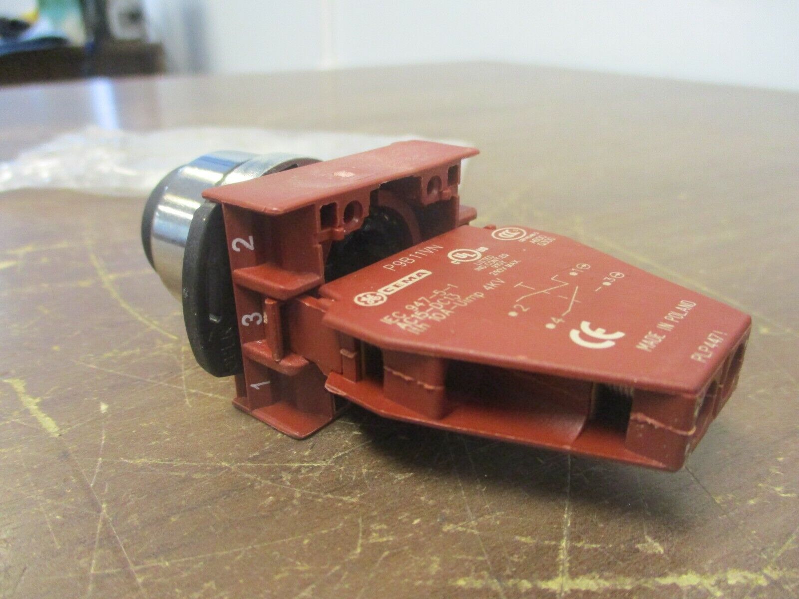 GE Push Button P9CPNNSN30N0 Black/Polished Chrome New Surplus