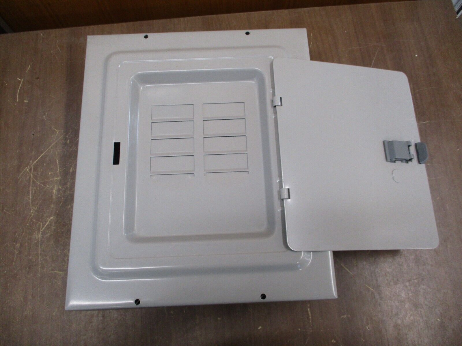 Siemens Main Lug Load Center E0816MLL25SCU 125A 120/240V 8-Space New Surplus