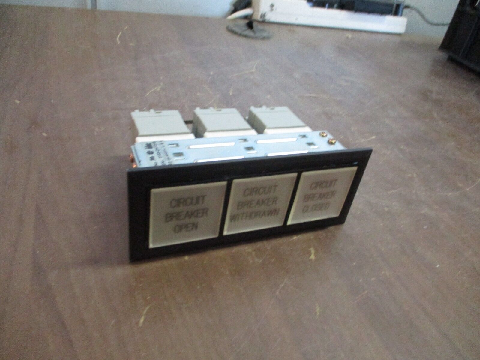 Idec Annunciator SLC40N-0103-DHT2FB NKCR2 Circuit Breaker Open Used