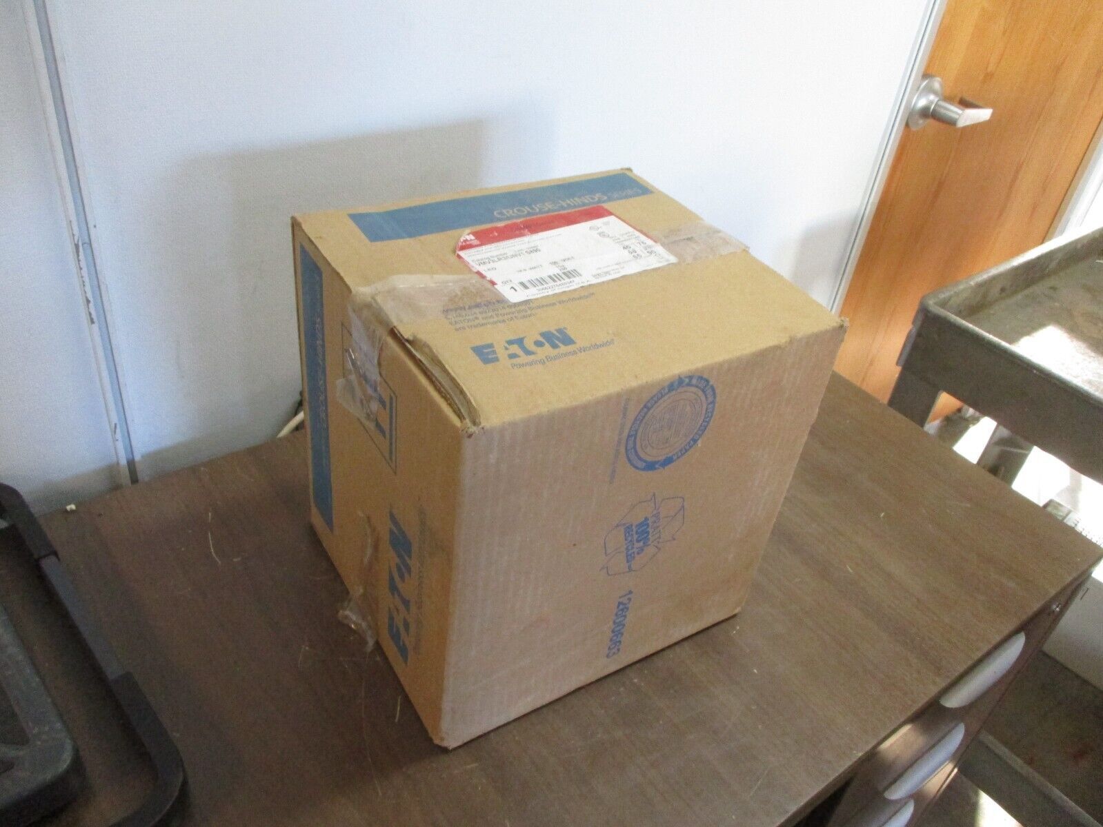 Eaton Crouse-Hinds Champ Series Explosion Proof Luminaire VMV3LR3/UNV1S890 LED