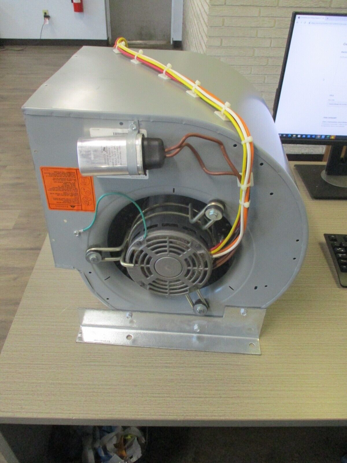 Dayton Blower W+H DD10-10A .50 CW CC 115V 11.2A 60HZ 3/4HP Used