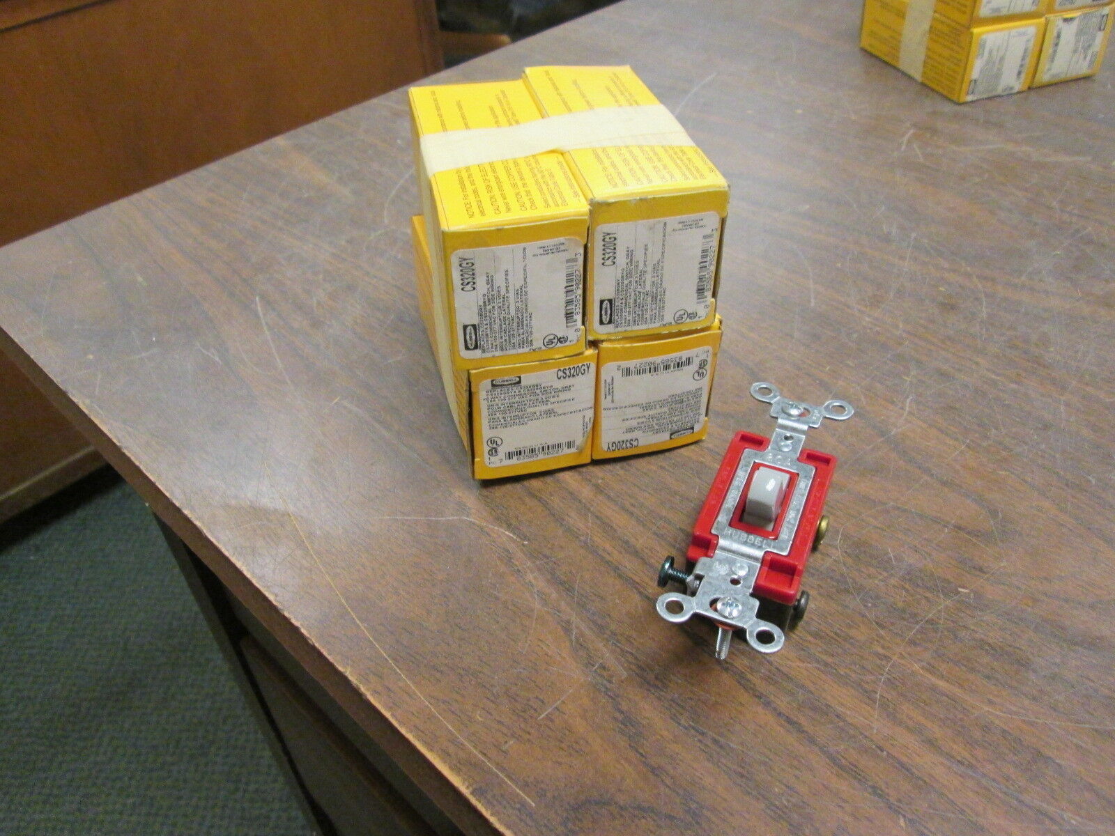 Hubbell 3 Way Switch CS320GY 20A 120-277V *Lot of 4* New Surplus