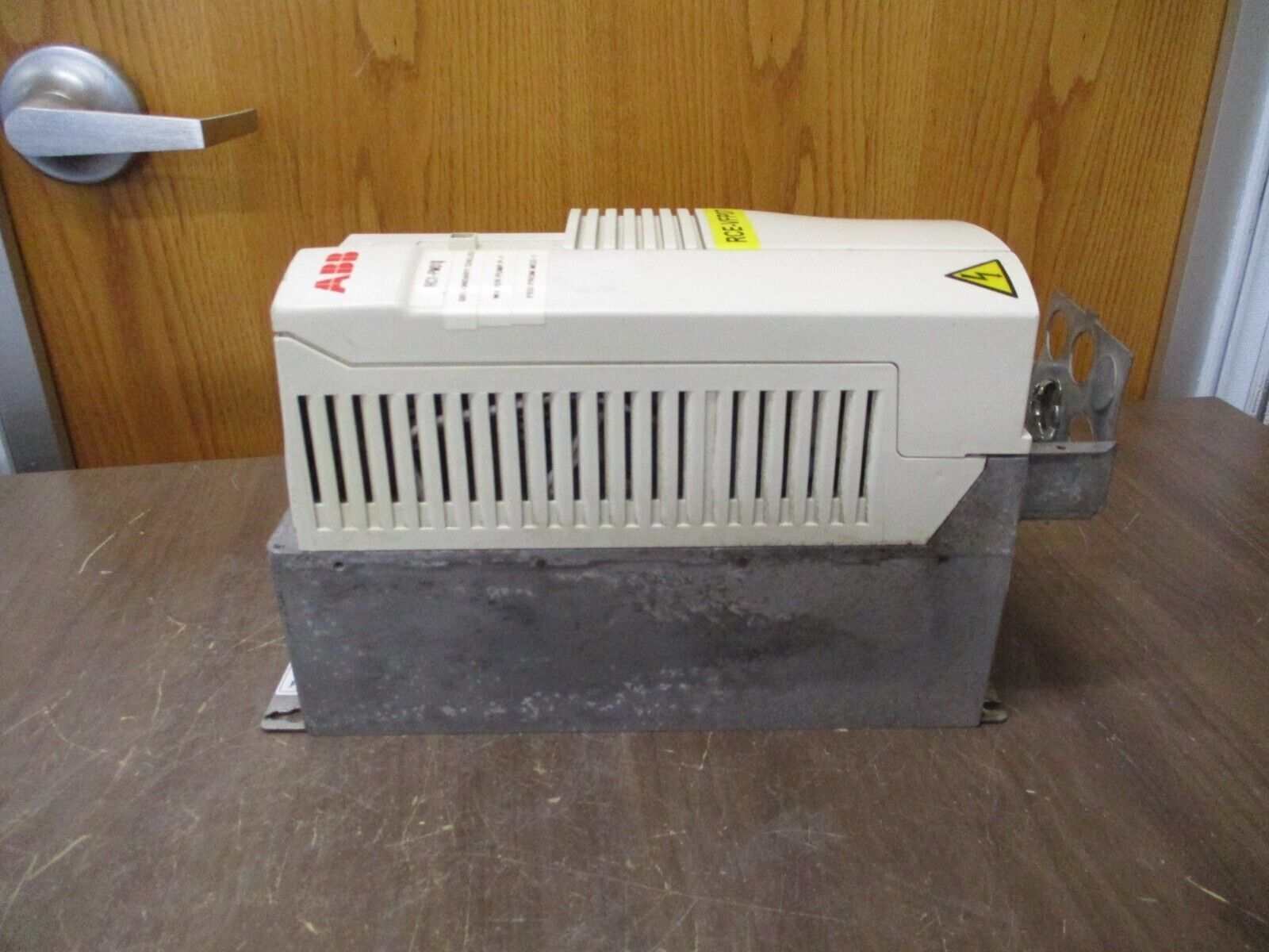 ABB ACH401 AC Drive ACH401600632 7.5HP 3Ph *No Keypad* *No Terminal Cover* Used