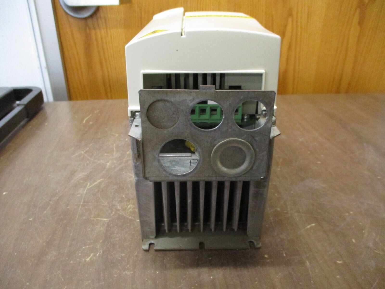 ABB ACH401 AC Drive ACH401600632 7.5HP 3Ph *No Keypad* *No Terminal Cover* Used