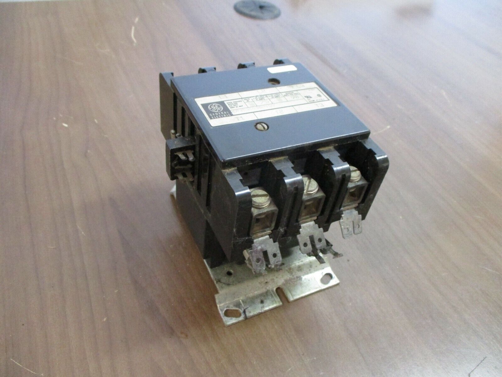 GE Contactor CR353EG3BA1DD 115-120V Coil 75A 600V *Missing (1) Screw* Used