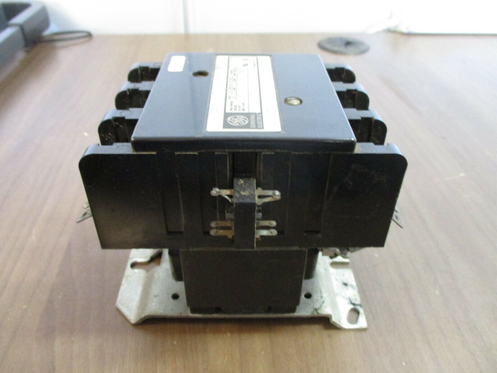 GE Contactor CR353EG3BA1DD 115-120V Coil 75A 600V *Missing (1) Screw* Used