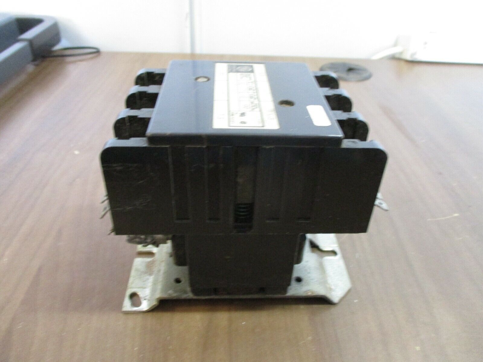 GE Contactor CR353EG3BA1DD 115-120V Coil 75A 600V *Missing (1) Screw* Used