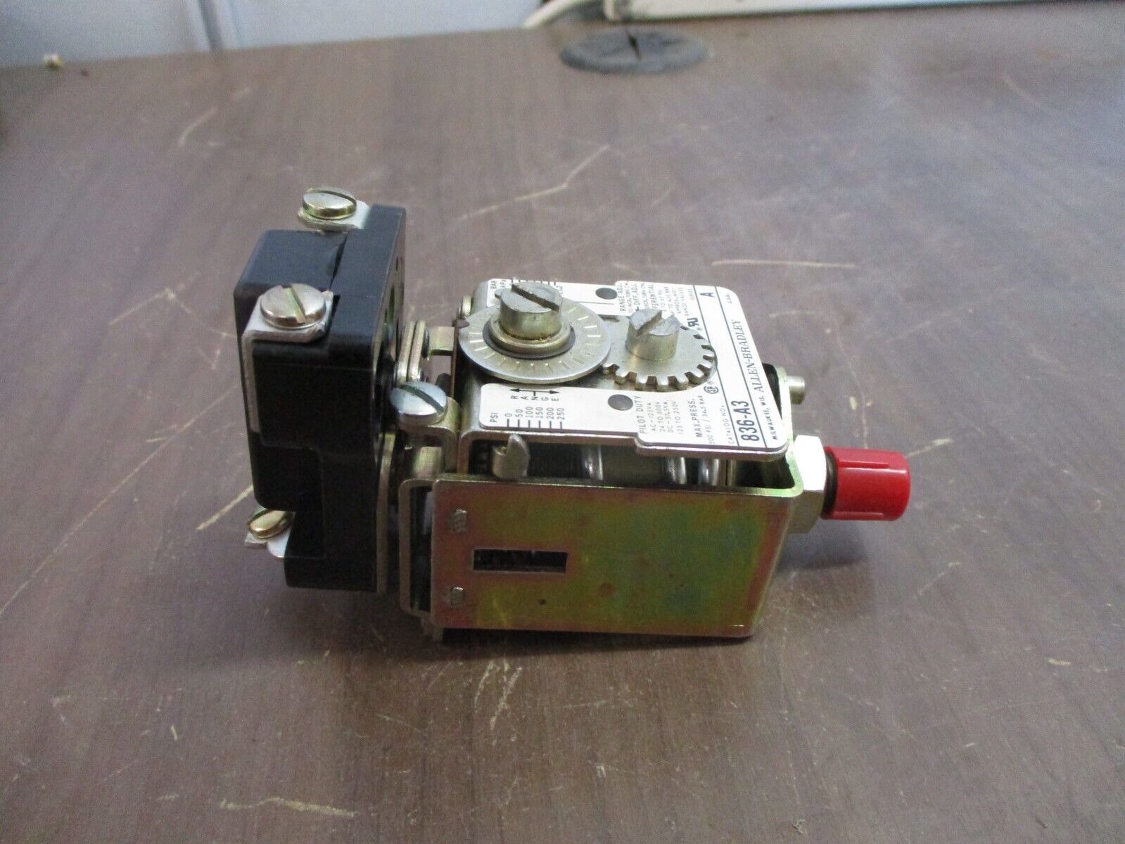 Allen-Bradley Pressure Control 836-A3 Ser. A Range: 0-250PSI New Surplus
